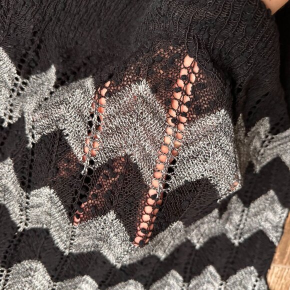 2/$18 SALE!‎ Chicos Open Knit Sweater Womens M Chevron Black Textured Oversized - Picture 7 of 8